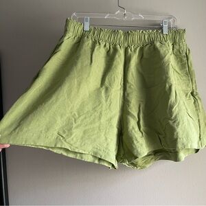 H&M Linen Blend Meadow Green Wide Leg Elastic High Waist Short with Pockets